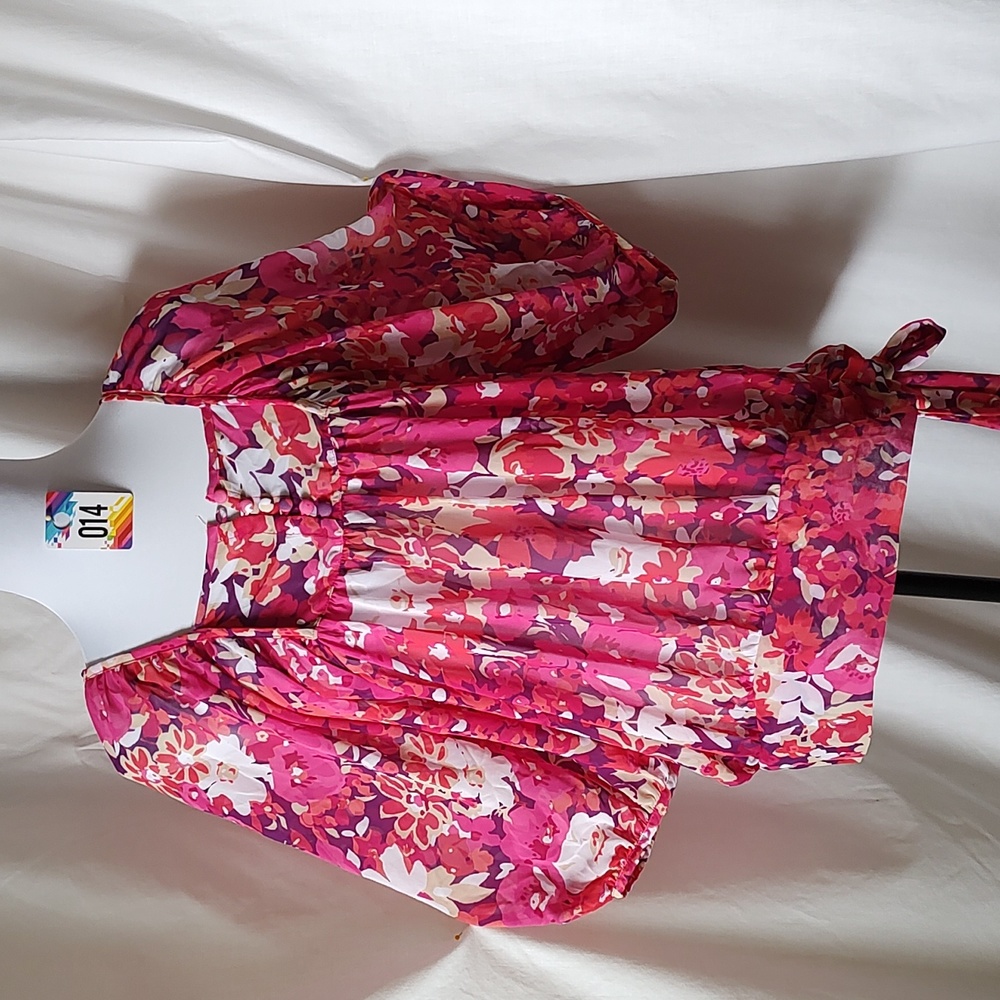 Women's beautiful Fushia floral blouse.
